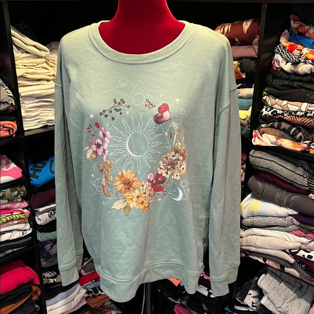 #256. 4/$32 green floral sweatshirt. 1x